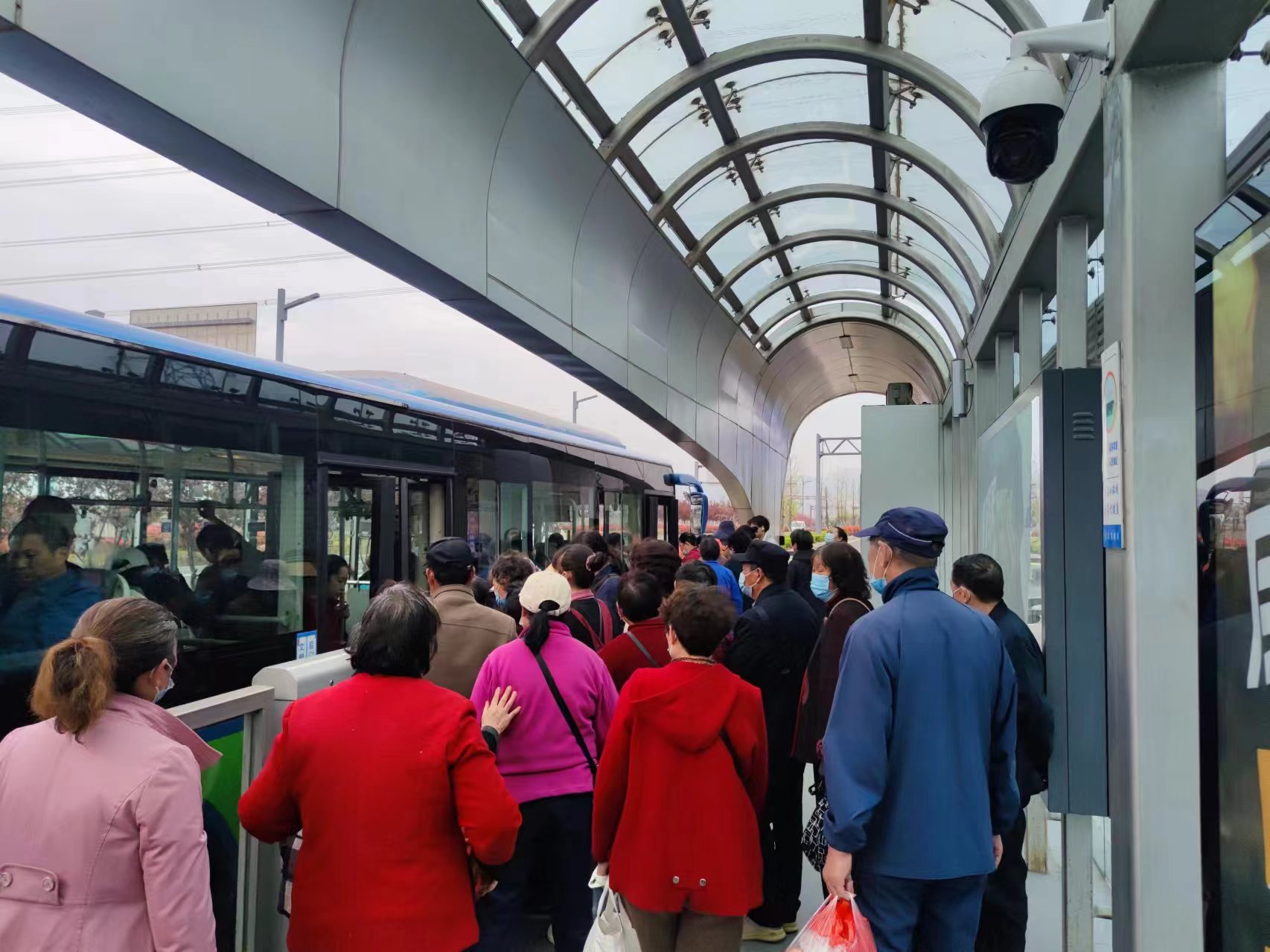 公交集團精心部署，助力市民“趕”朝陽廟會