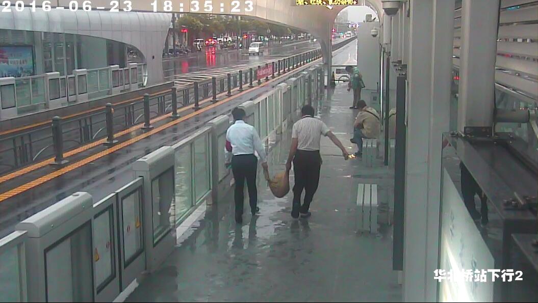 海通公交公司基層做好防汛工作