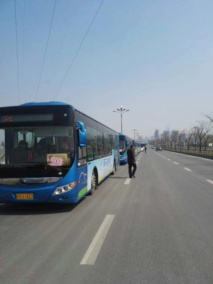 公交海州公司做好蒼梧小學定制公交安全保障工作