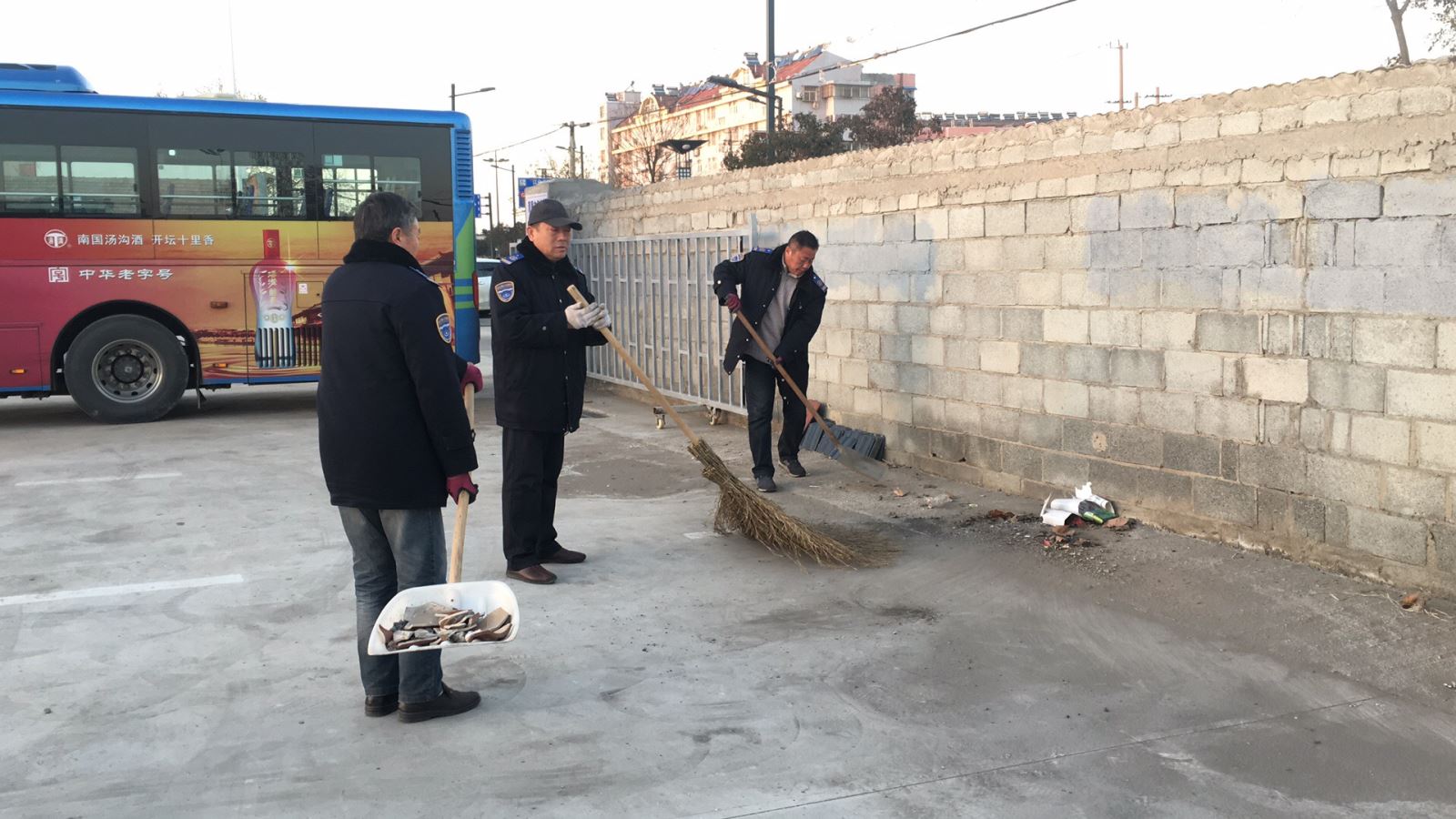 公交集團(tuán)公交事業(yè)一部做好創(chuàng)文創(chuàng)衛(wèi)迎春運(yùn)