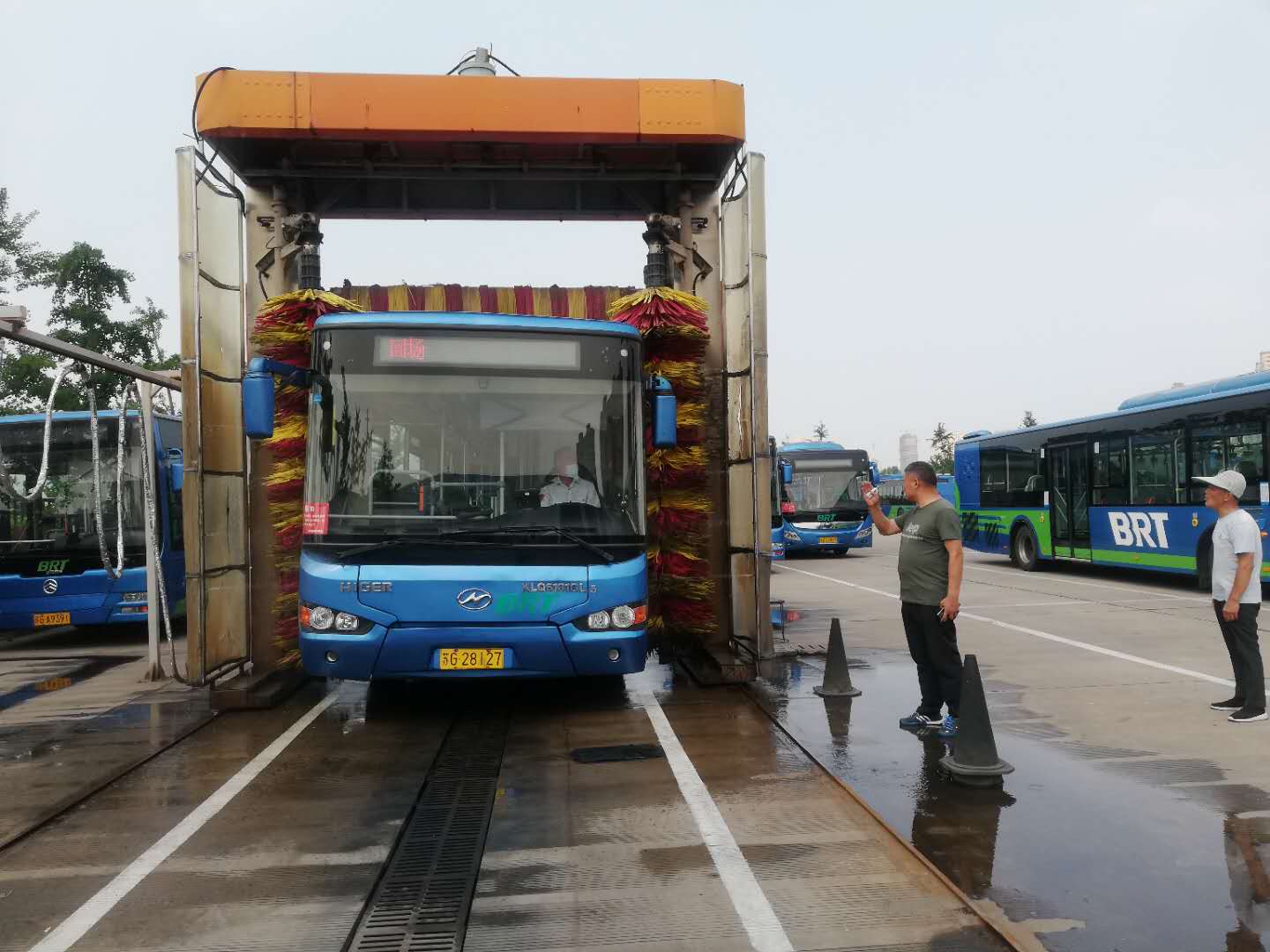 公交集團快速公交事業部優化改造洗車機