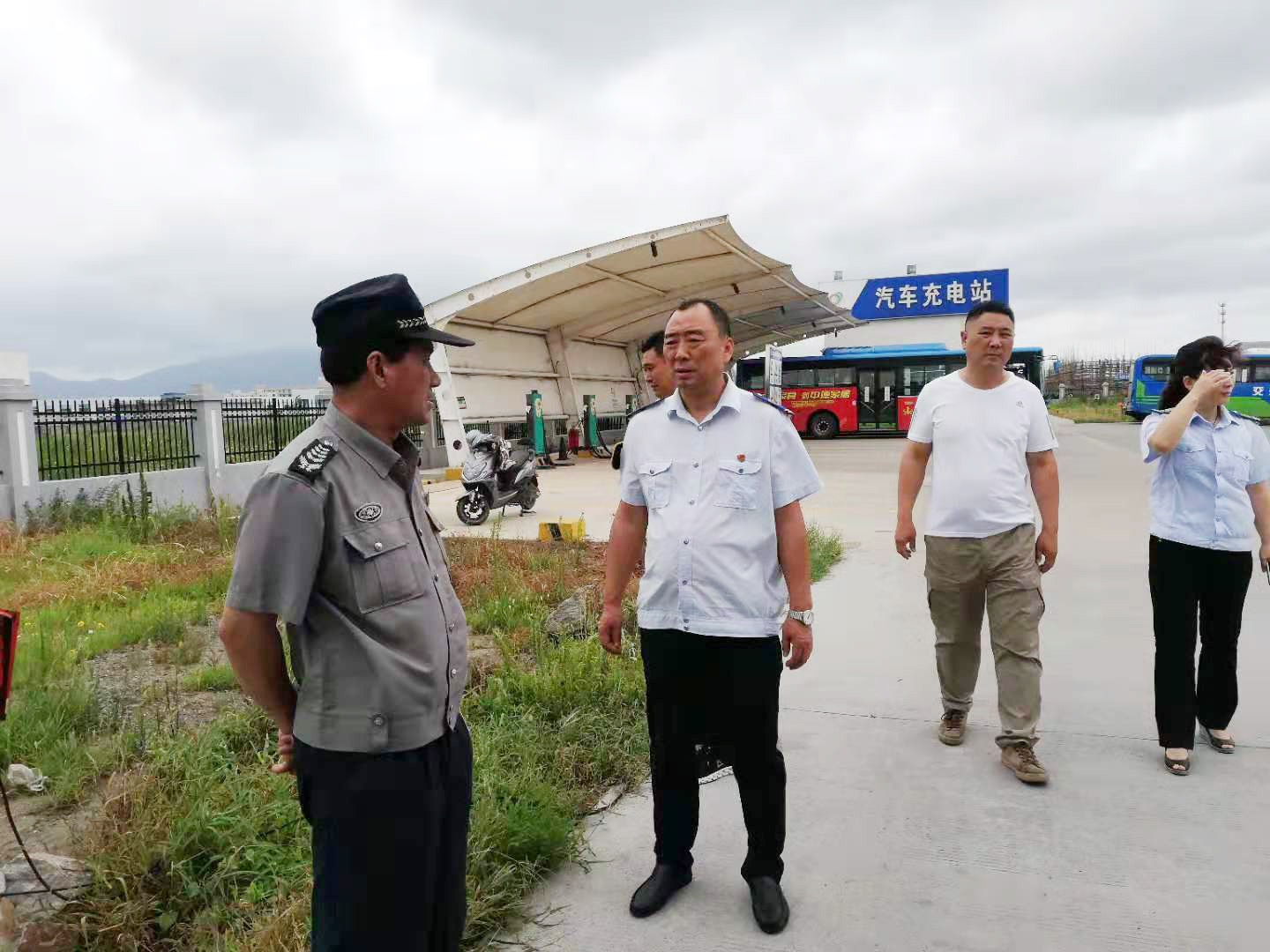 公交集團(tuán)經(jīng)營發(fā)展事業(yè)部做好“利奇馬”臺風(fēng)防范工作