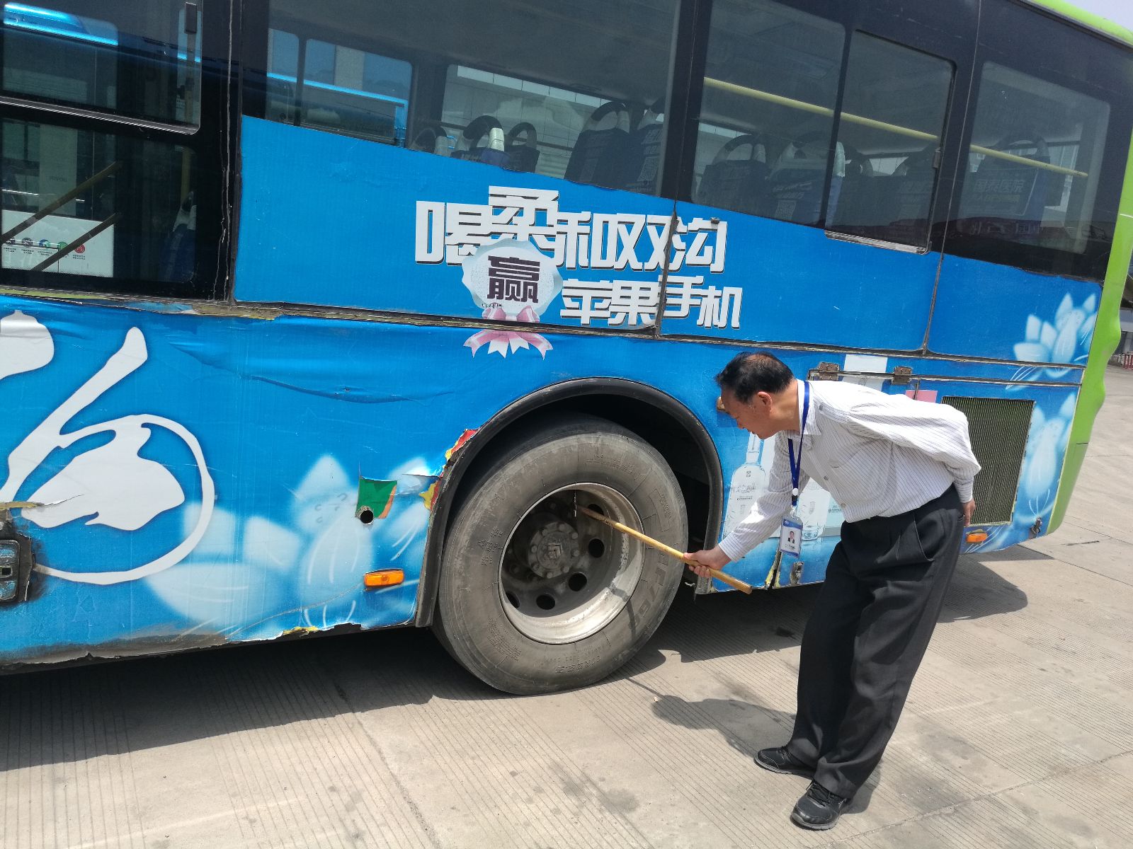 公交東部公司開展高考前車輛機務大檢查