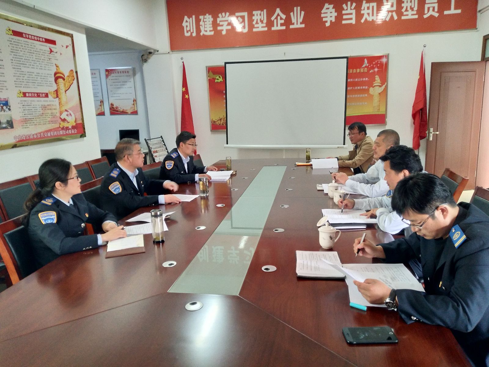 公交集團召開駕駛員節(jié)能競賽活動討論交流會