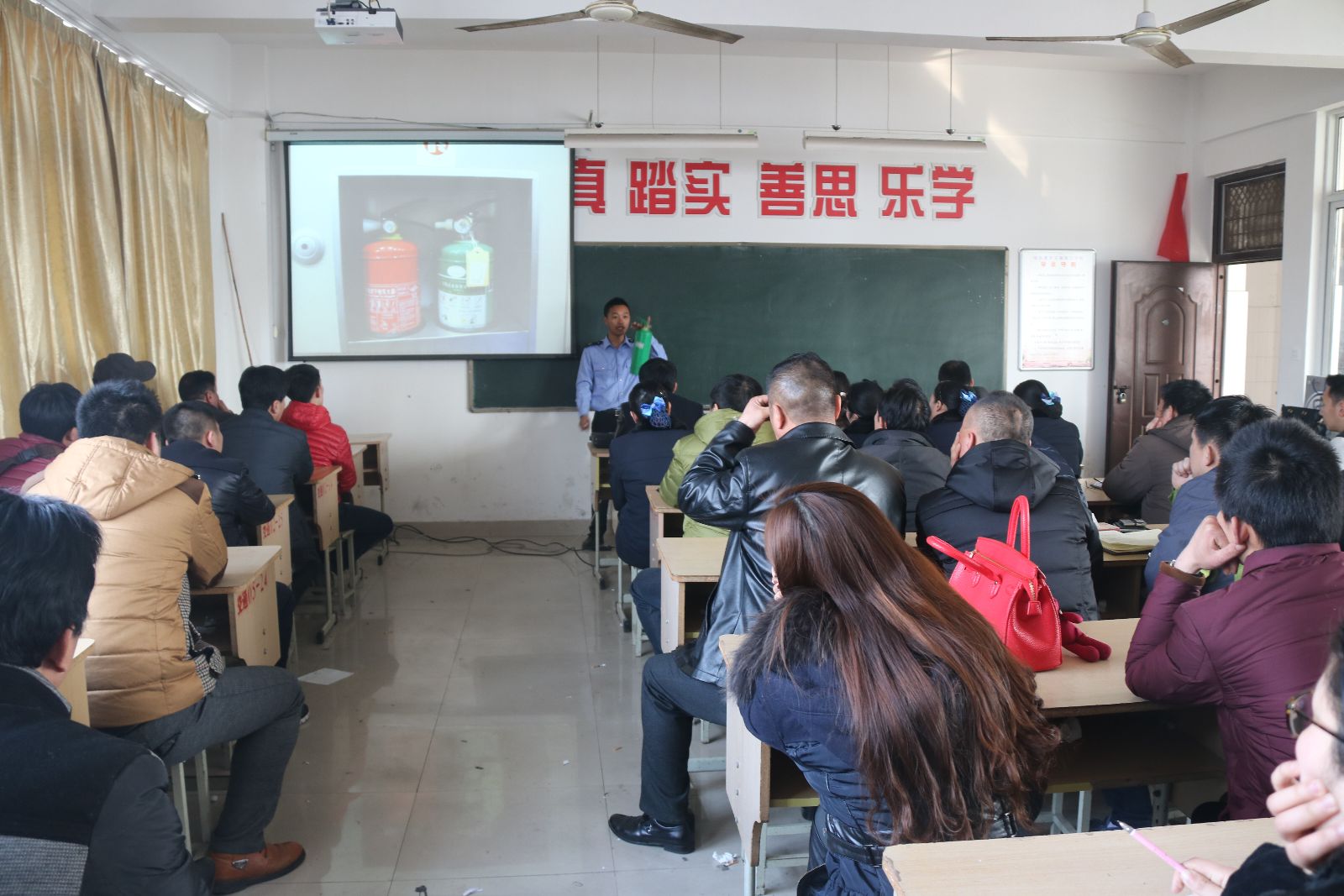 海通公交公司開展消防安全知識(shí)培訓(xùn)