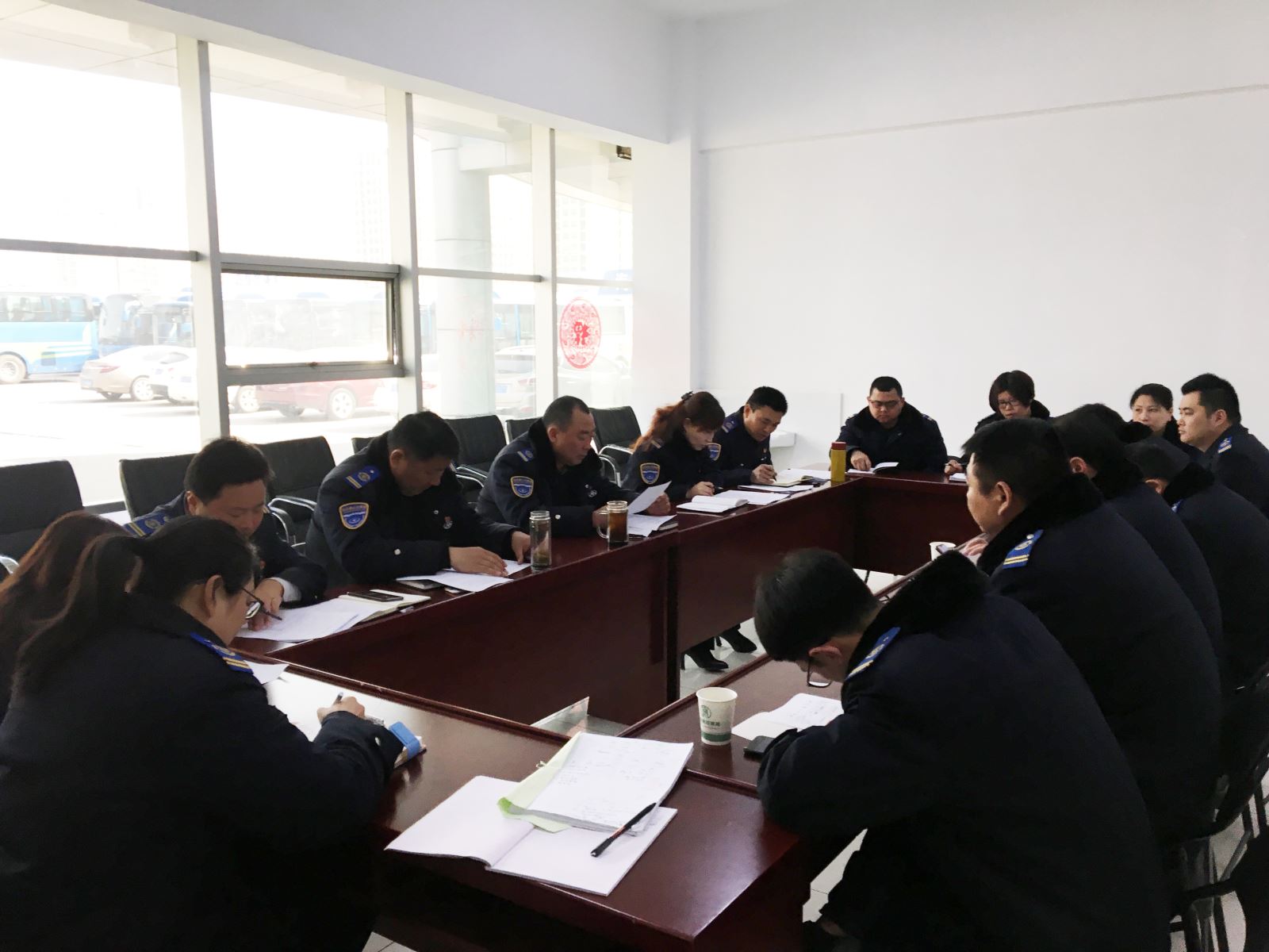 公交集團(tuán)經(jīng)營(yíng)發(fā)展事業(yè)部扎實(shí)做好“清明節(jié)”期間黨風(fēng)廉政建設(shè)工作