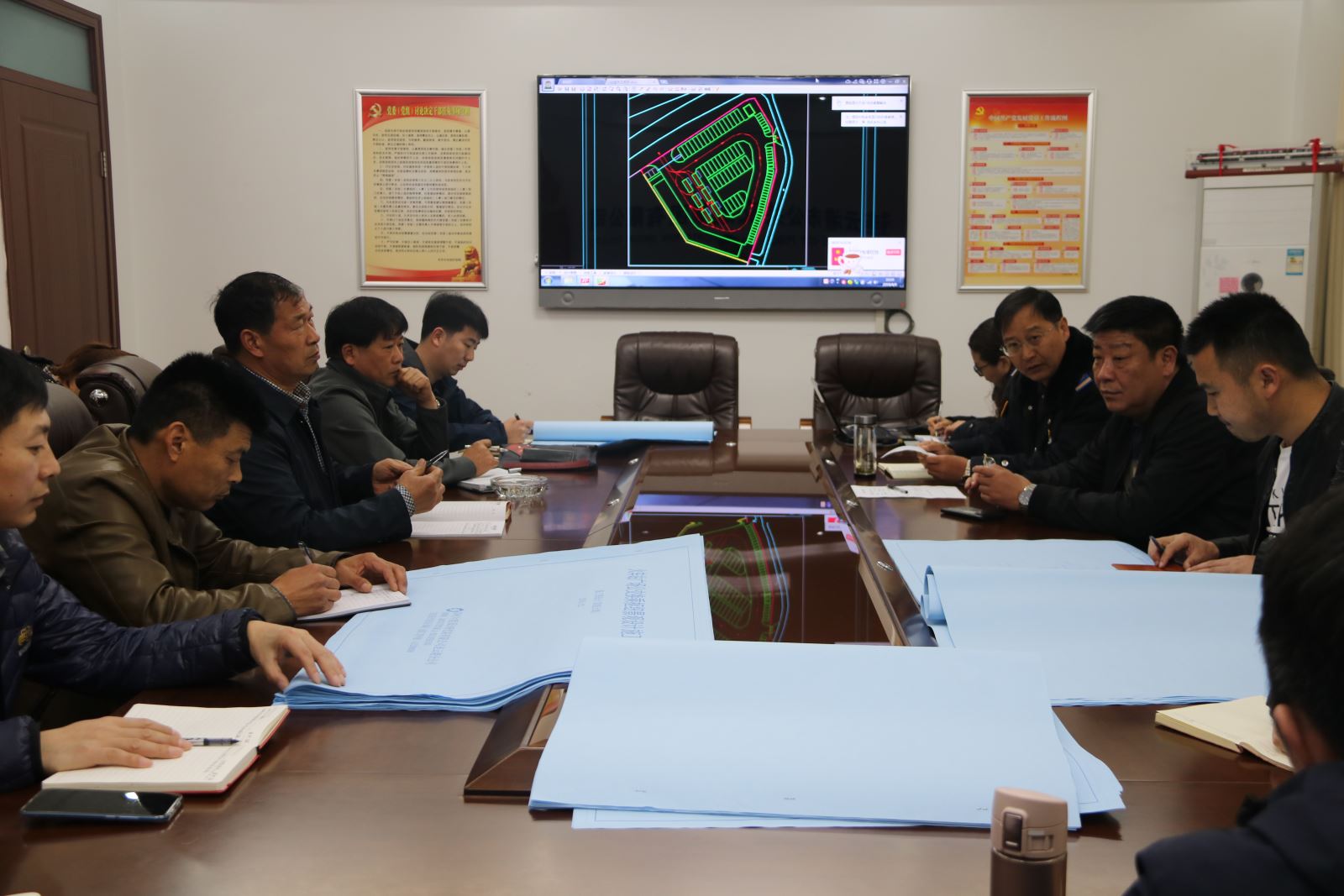 公交集團(tuán)召開火車站公交換乘場站項(xiàng)目技術(shù)交底工作會(huì)議