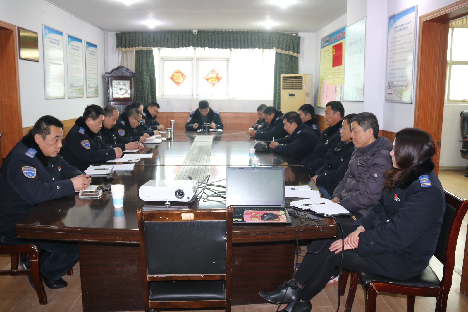 公交新浦公司黨支部召開黨員大會(huì)