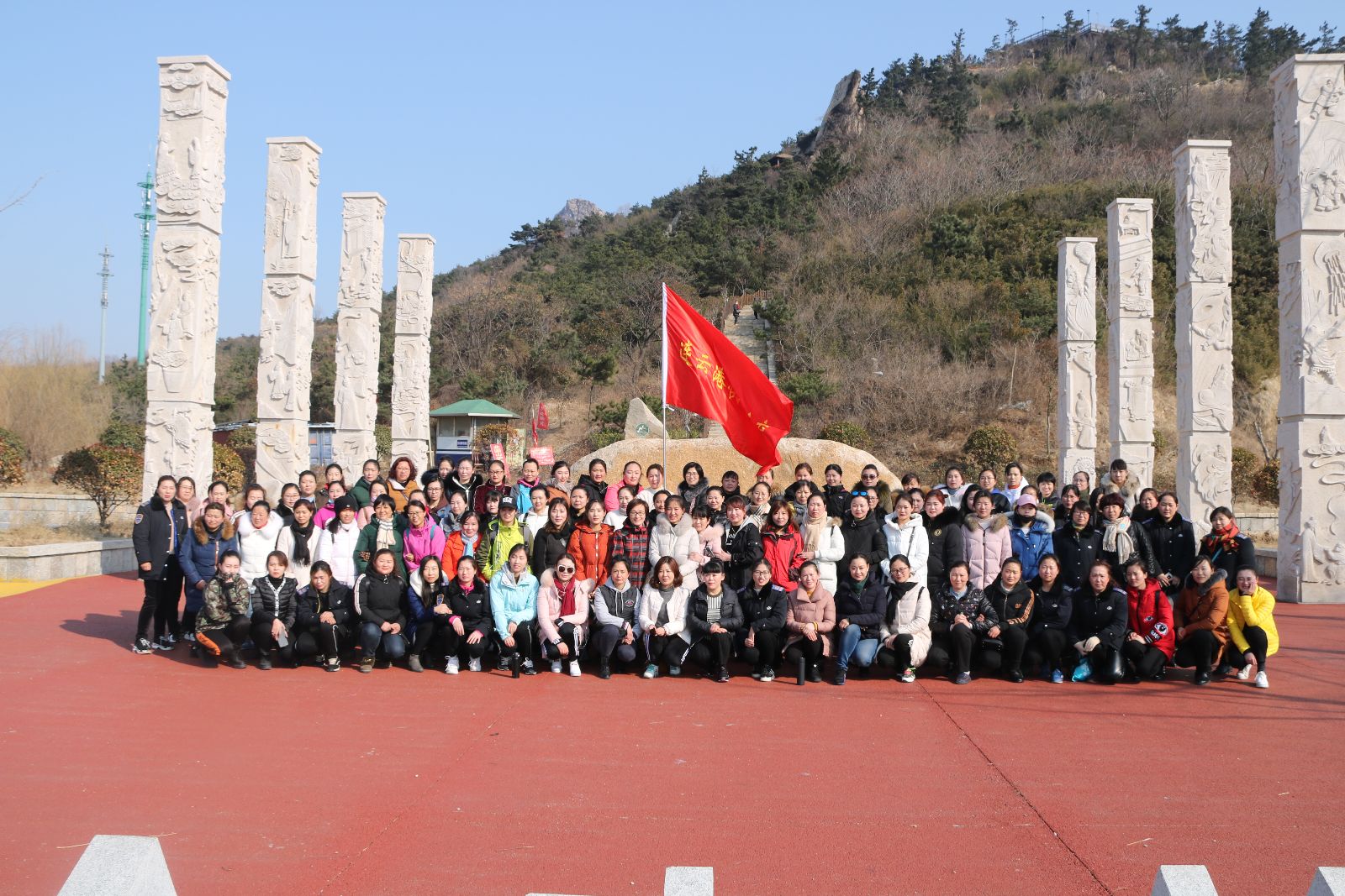 公交集團(tuán)舉行慶三八健步行活動(dòng)