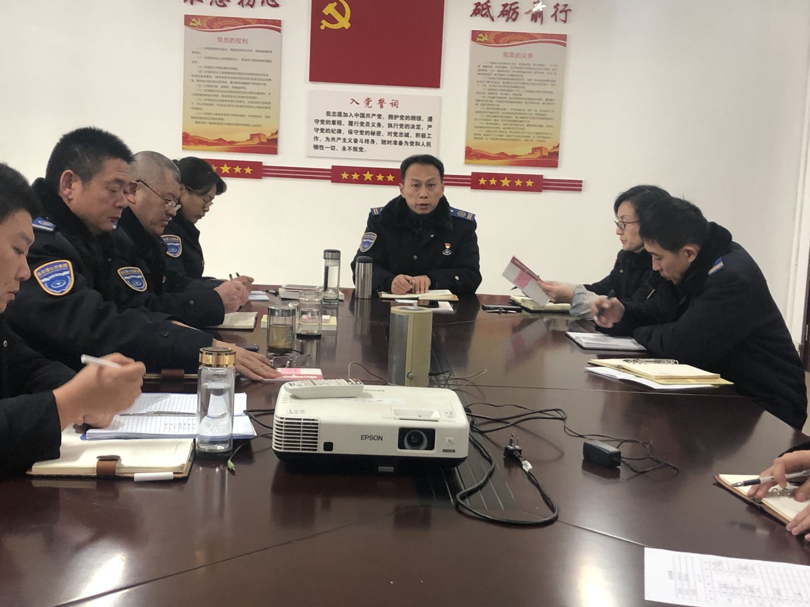 公交集團(tuán)快速公交事業(yè)部召開黨員學(xué)習(xí)筆記點(diǎn)評會