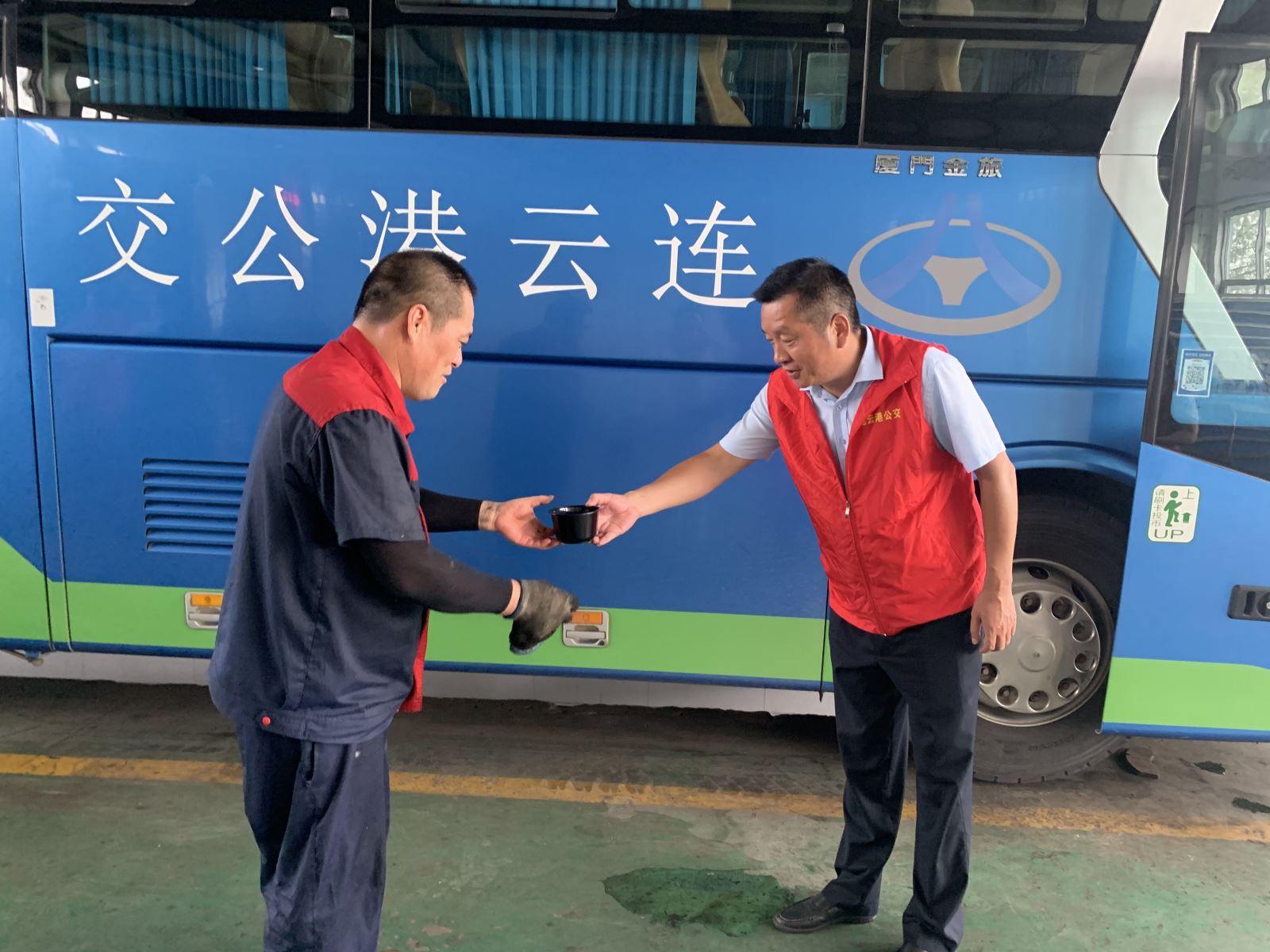 機(jī)務(wù)技術(shù)事業(yè)部黨支部開(kāi)展“錘煉黨性踐初心 凝心聚力辦實(shí)事”志愿服務(wù)活動(dòng)