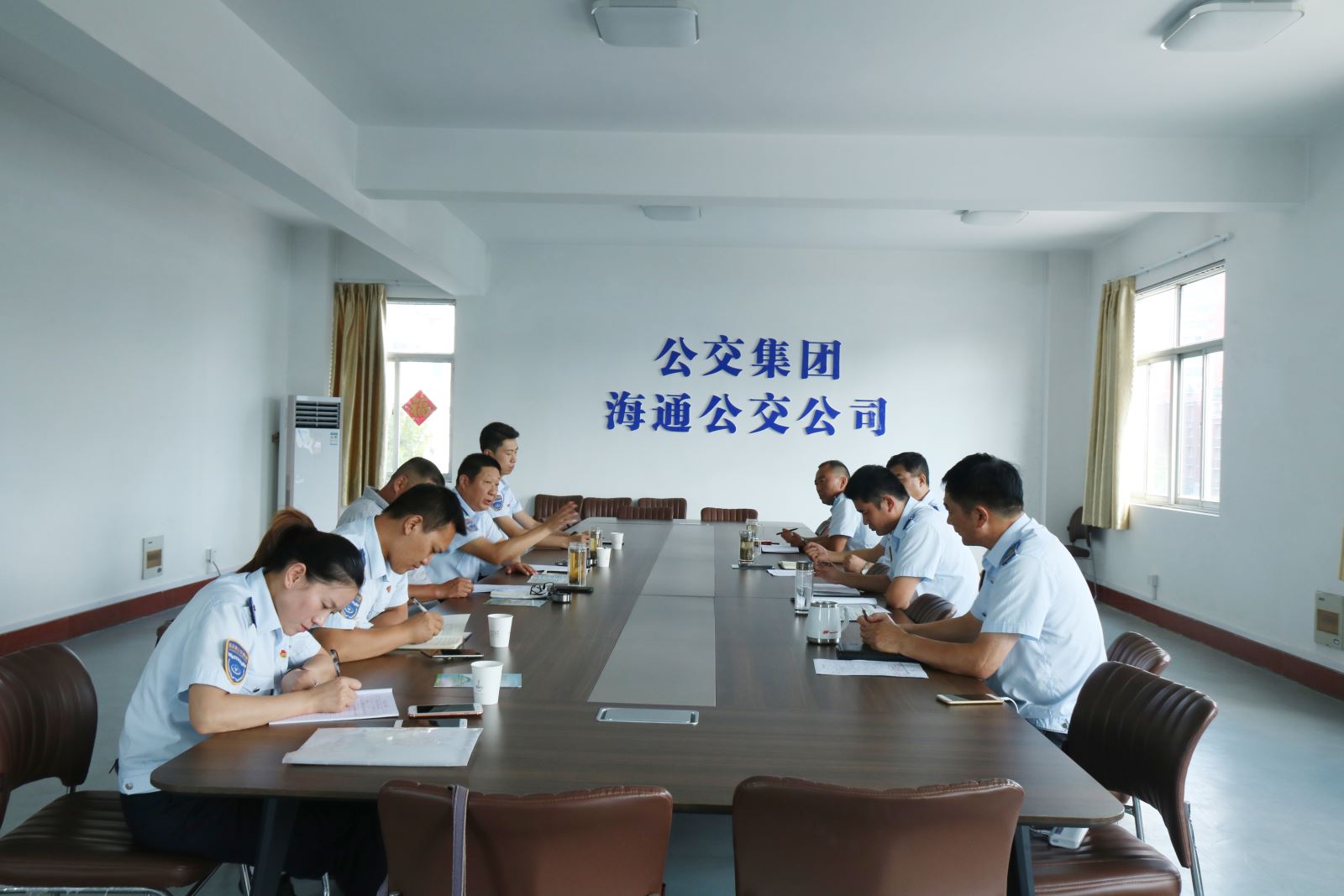 公交集團(tuán)召開(kāi)線路優(yōu)化調(diào)整調(diào)研會(huì)議