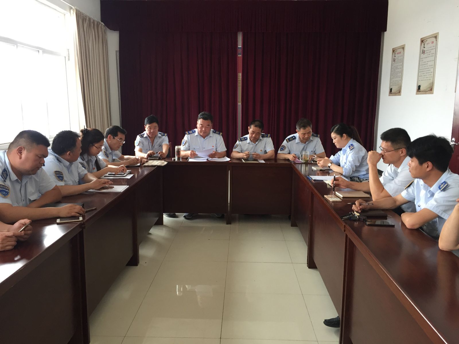 公交集團汽服公司開展“我與企業(yè)共成長”討論會議