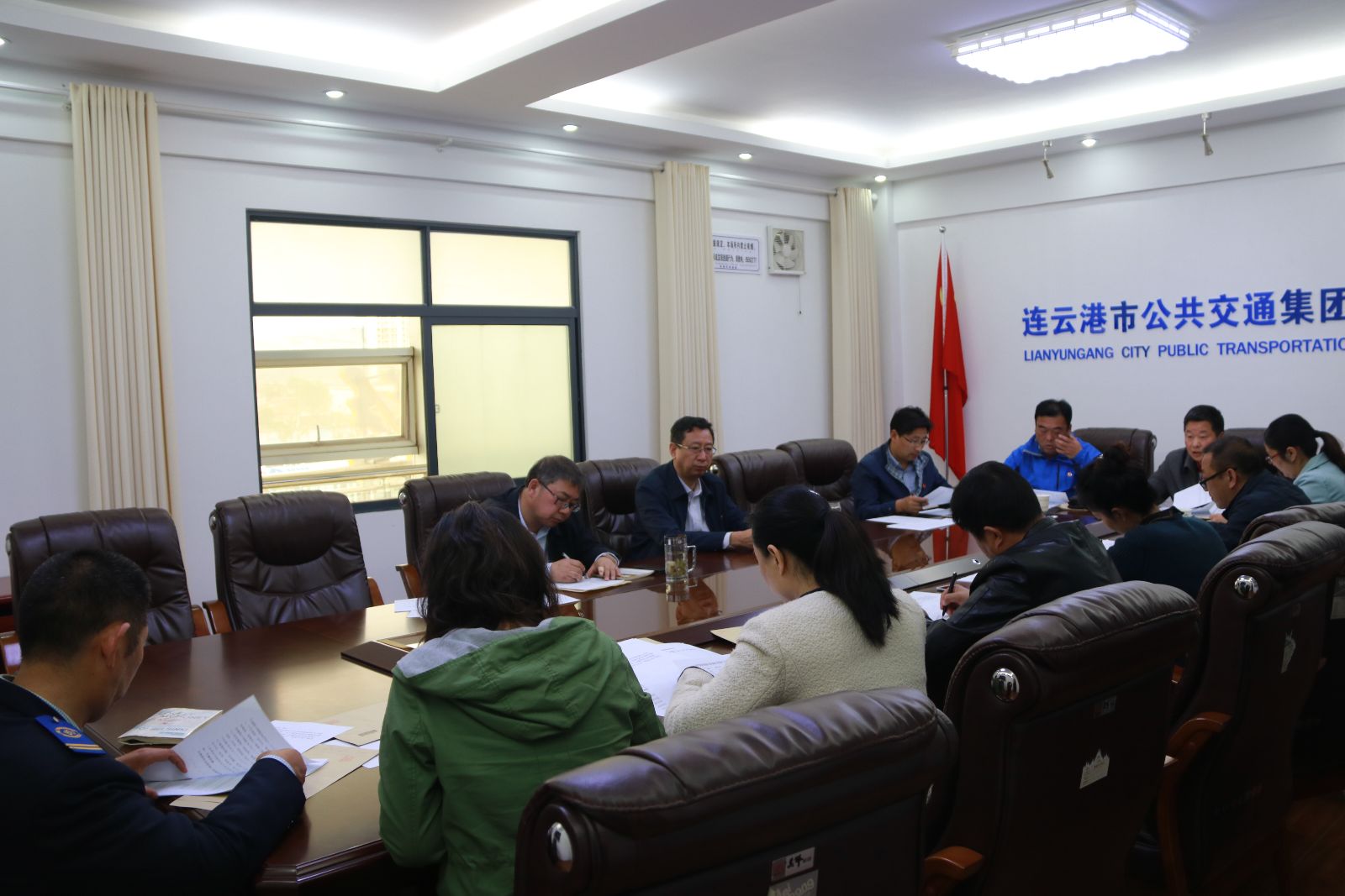 公交集團開展“雙進雙促”活動 深入貧困戶家中走訪調(diào)查